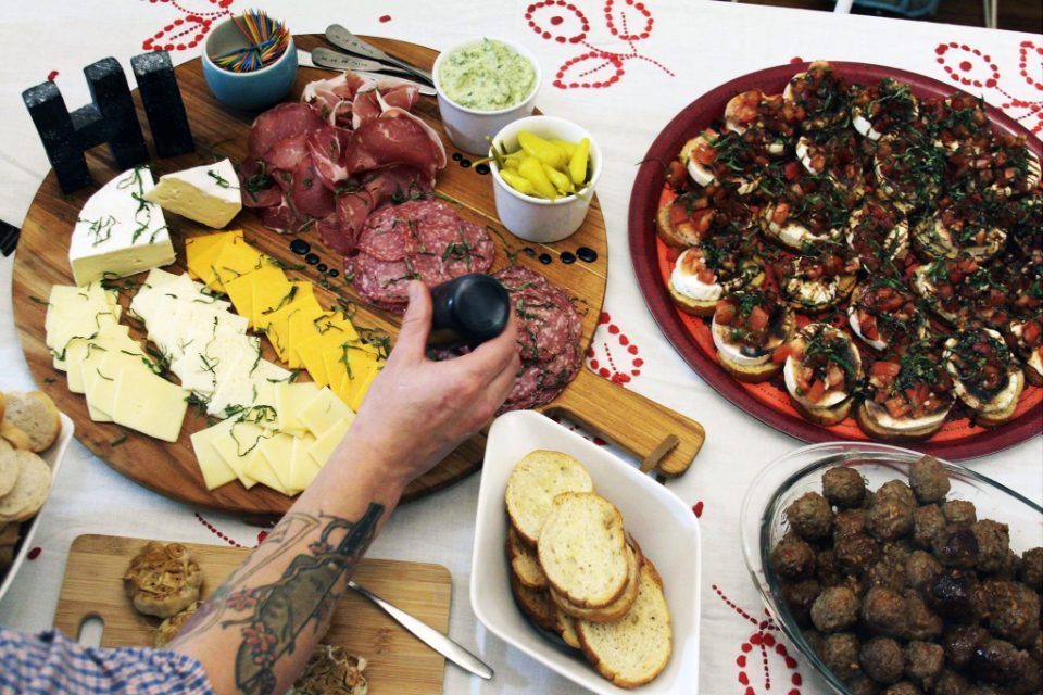 Planche de charcuterie et de fromages d'épicerie fine au Cellier Mermoz